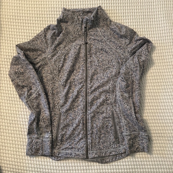 Full zip Lululemon jacket size L Gray black and tan print - Picture 1 of 3